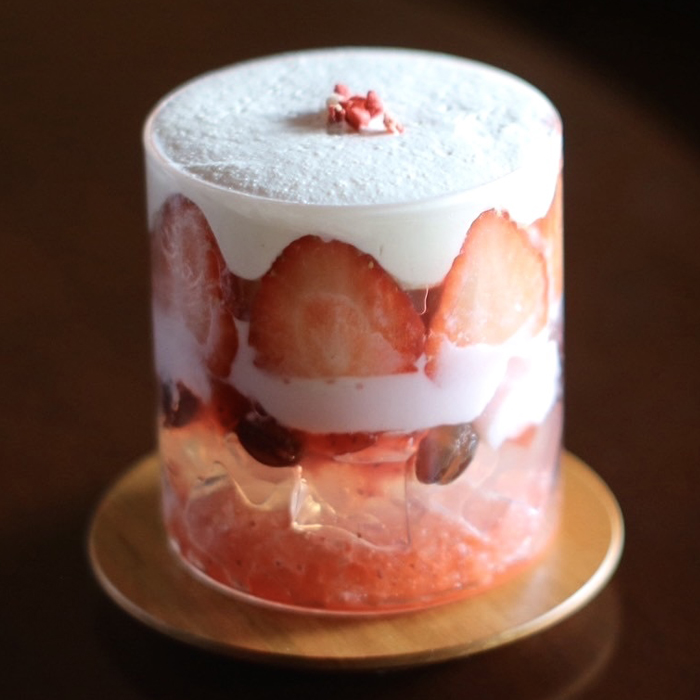 苺つくしパフェ